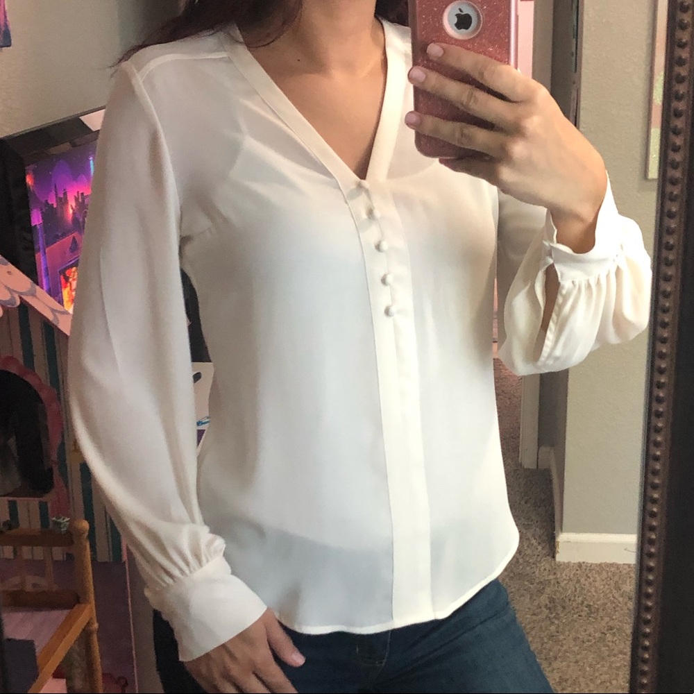 EXPRESS Cream Blouse. Size Small. BRAND NEW.